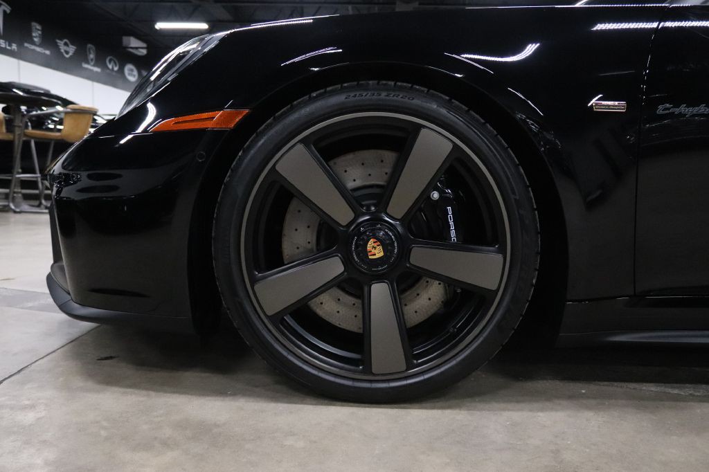 2026 Porsche 911 Image 38