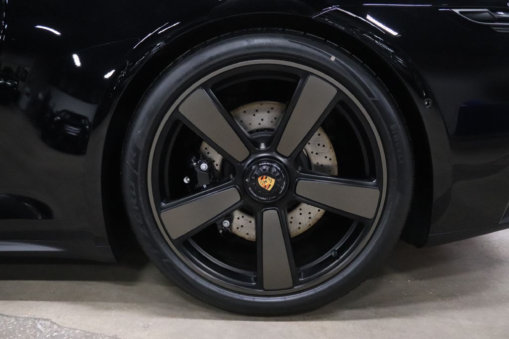 2026 Porsche 911 Image 39