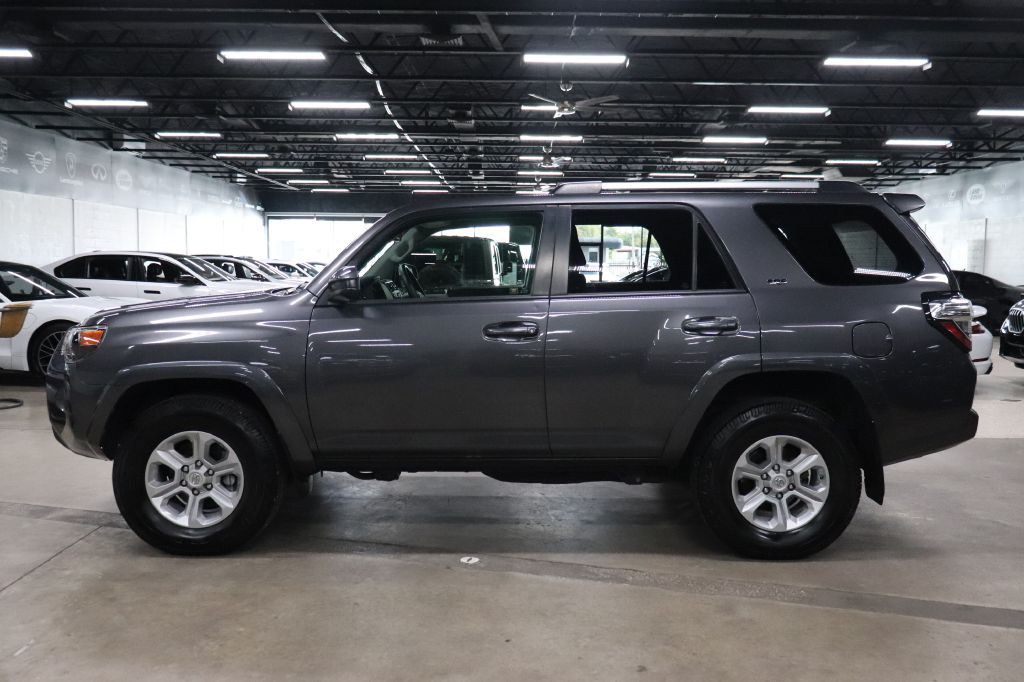 2019 Toyota 4Runner Image 2
