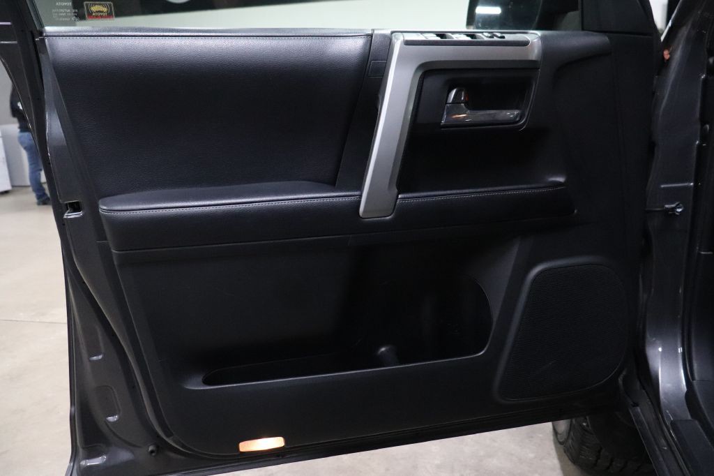 2019 Toyota 4Runner Image 9