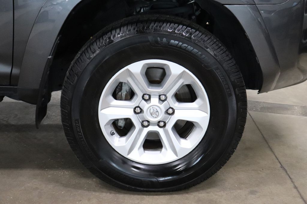 2019 Toyota 4Runner Image 41