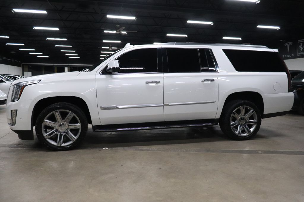 2020 Cadillac Escalade Image 2