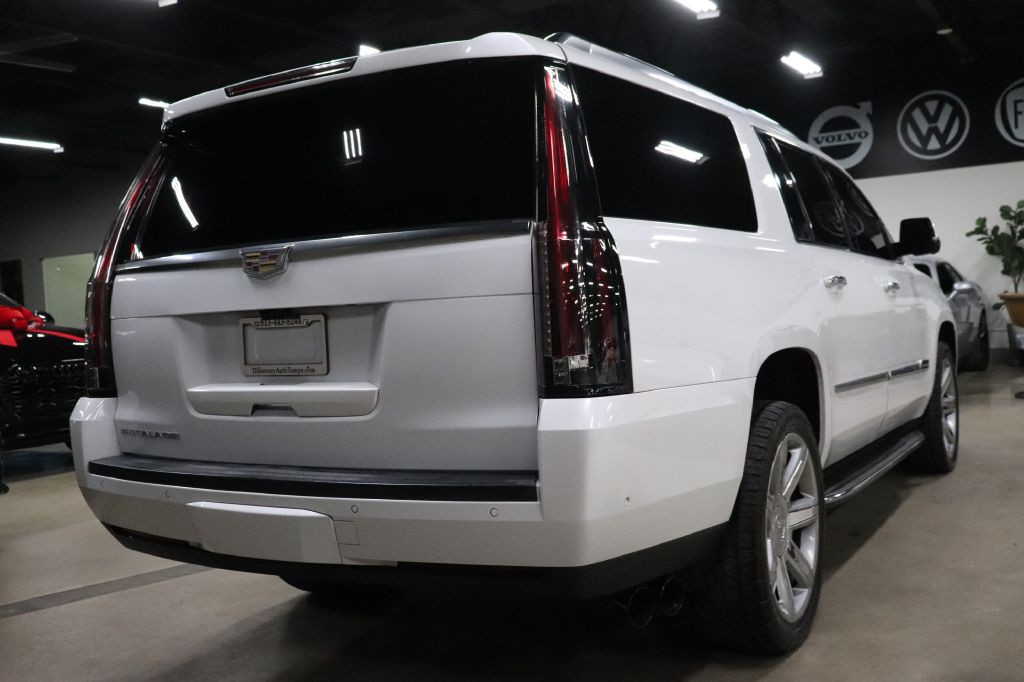 2020 Cadillac Escalade Image 5