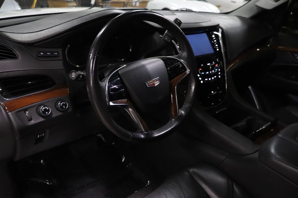 2020 Cadillac Escalade Image 10