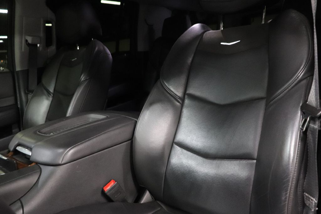 2020 Cadillac Escalade Image 11