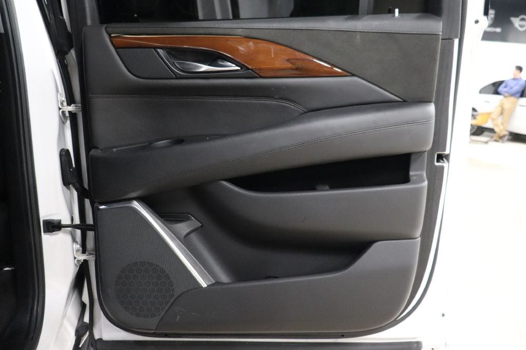 2020 Cadillac Escalade Image 24