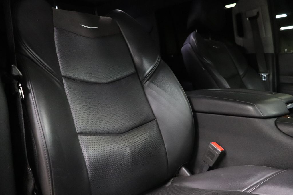 2020 Cadillac Escalade Image 29