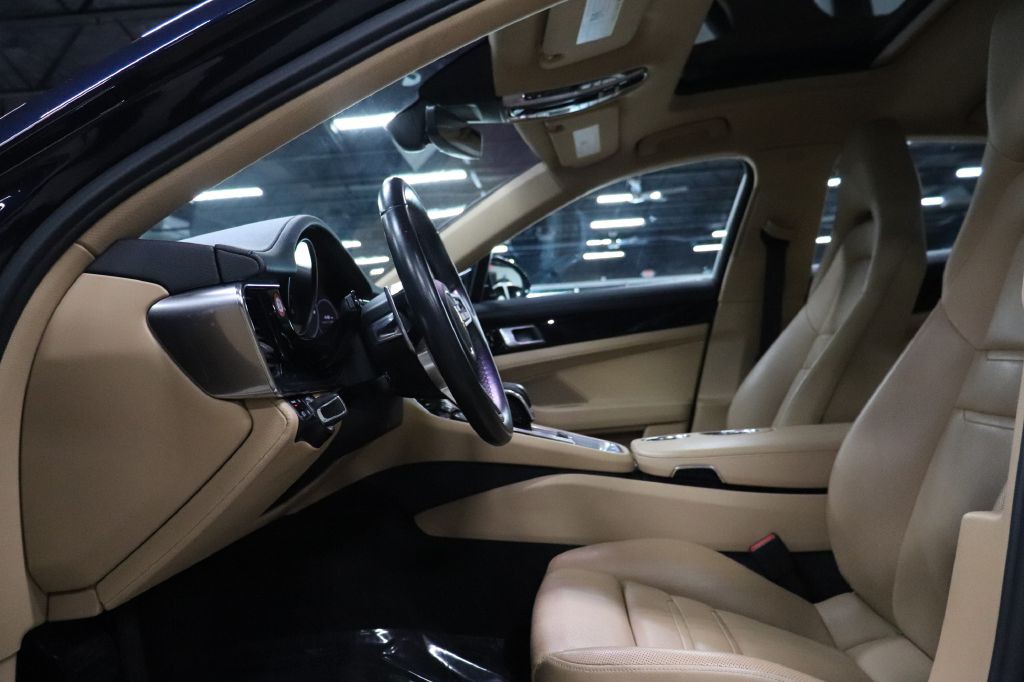 2020 Porsche Panamera Image 10