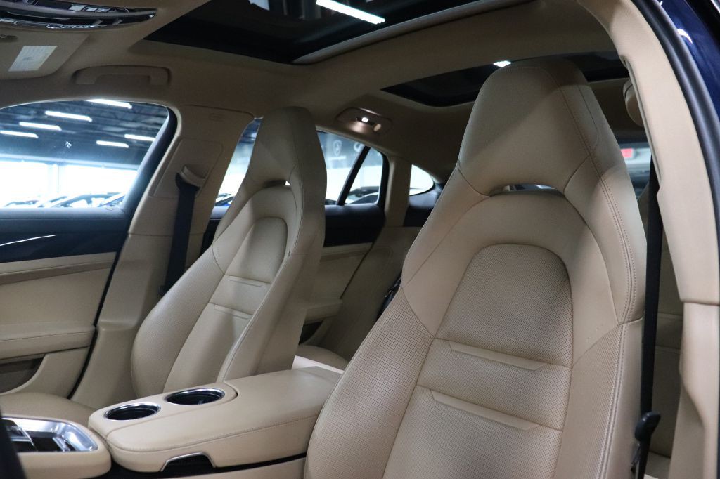 2020 Porsche Panamera Image 11