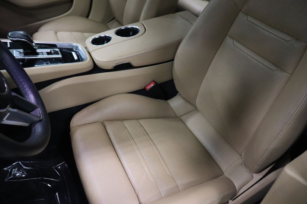 2020 Porsche Panamera Image 12