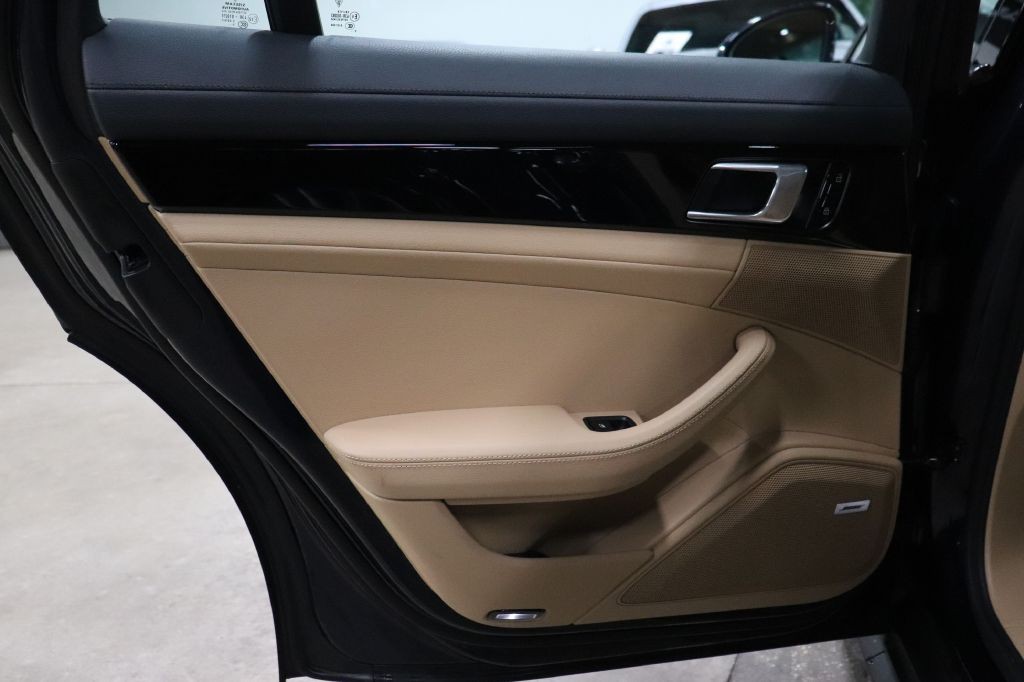 2020 Porsche Panamera Image 14