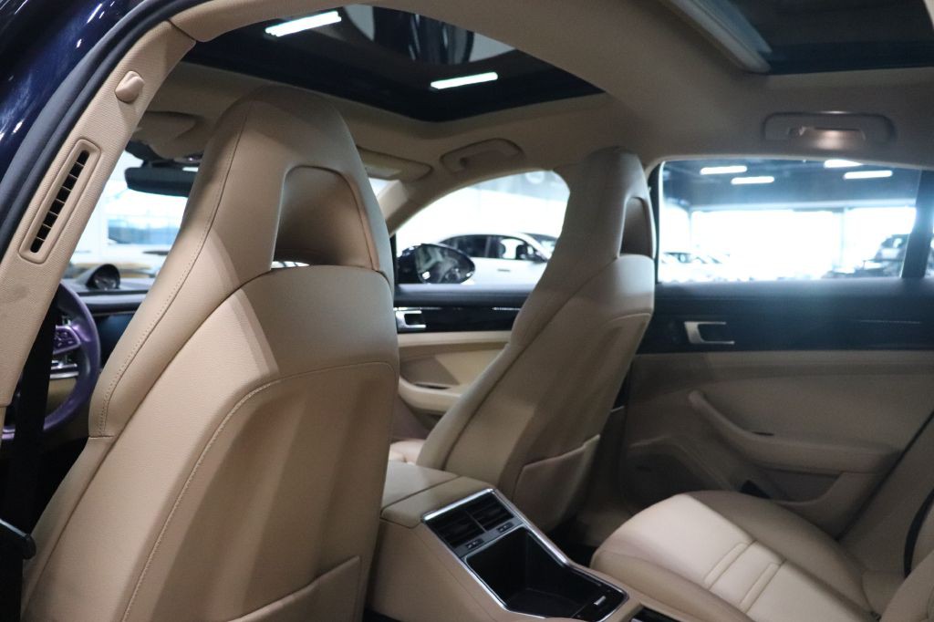 2020 Porsche Panamera Image 17