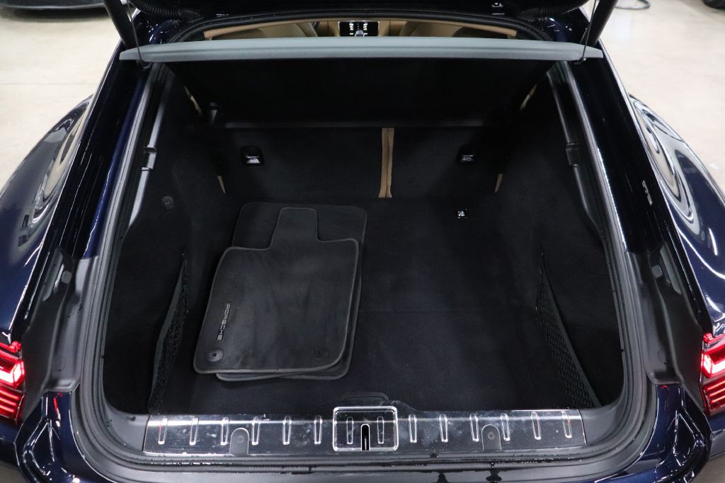 2020 Porsche Panamera Image 19