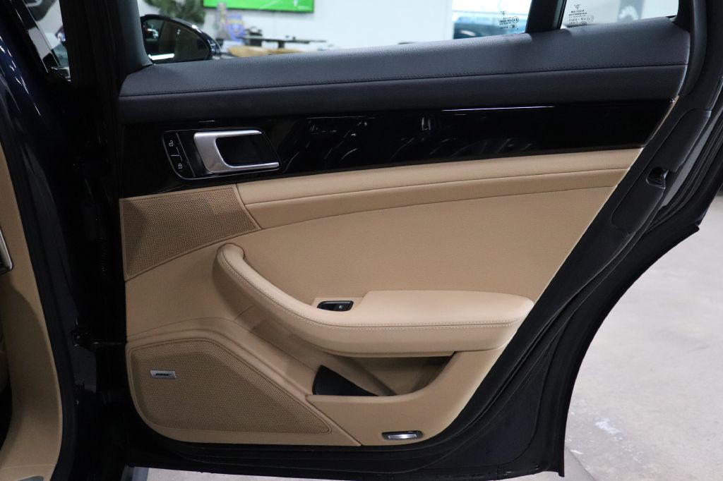 2020 Porsche Panamera Image 20