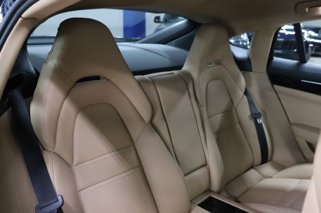 2020 Porsche Panamera Image 22
