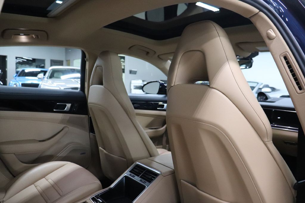 2020 Porsche Panamera Image 23