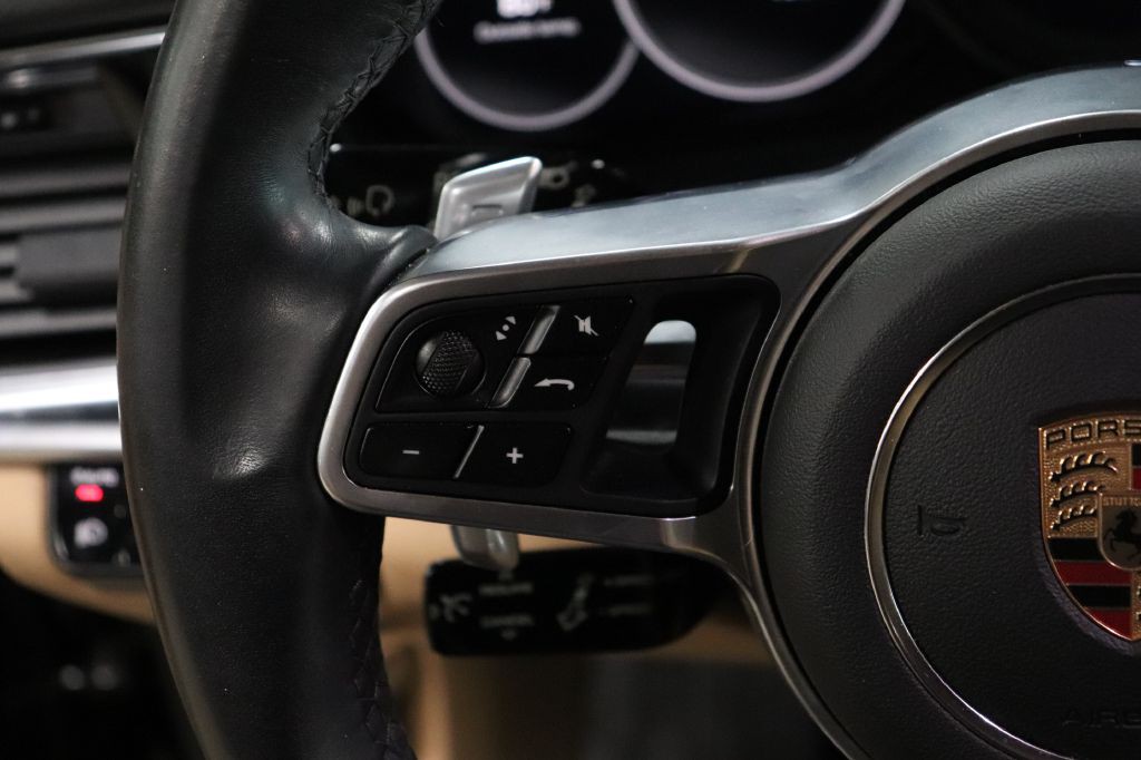 2020 Porsche Panamera Image 30