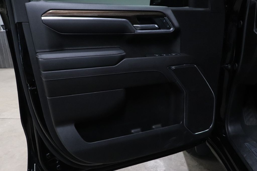 2025 Chevrolet Silverado 1500 Image 9