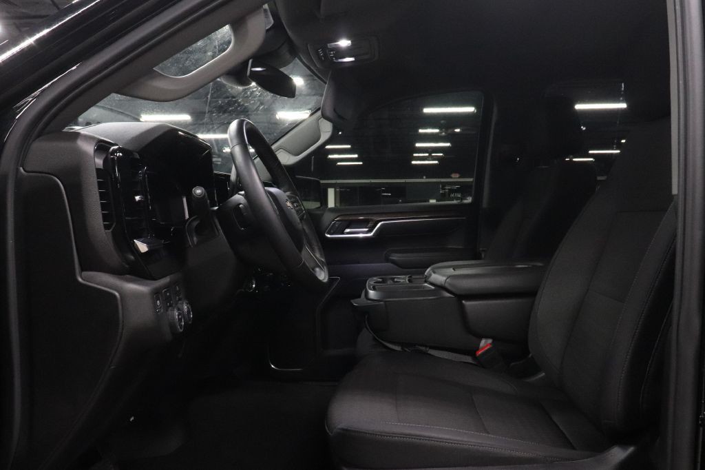 2025 Chevrolet Silverado 1500 Image 10