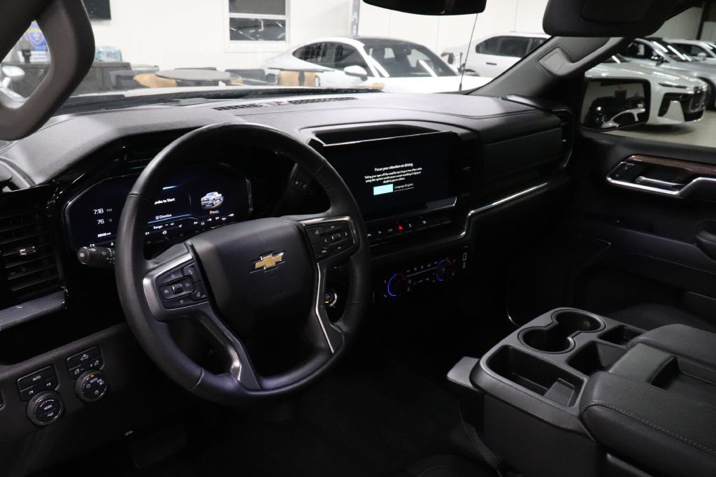 2025 Chevrolet Silverado 1500 Image 13