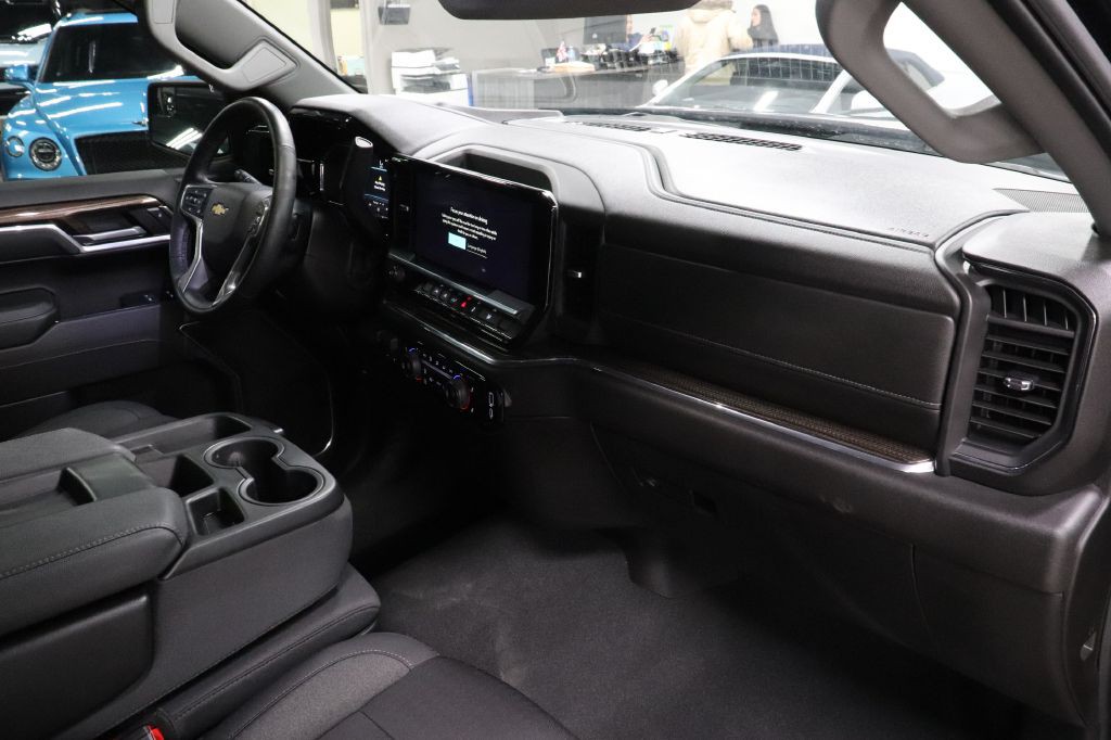 2025 Chevrolet Silverado 1500 Image 25