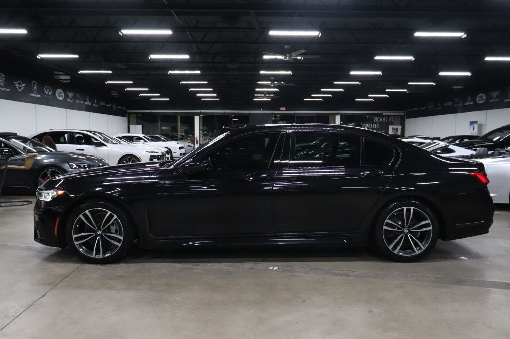 2022 BMW 7 Series Image 2