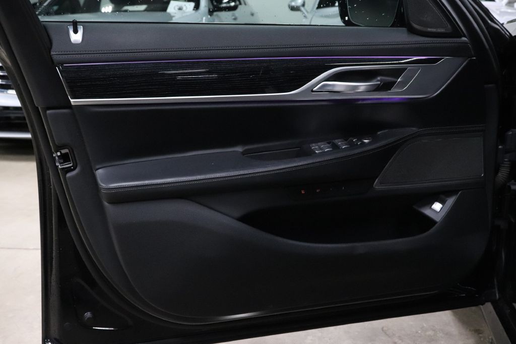 2022 BMW 7 Series Image 9