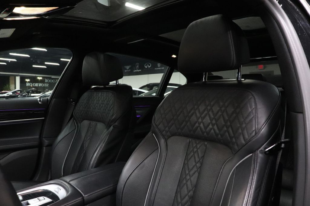 2022 BMW 7 Series Image 11