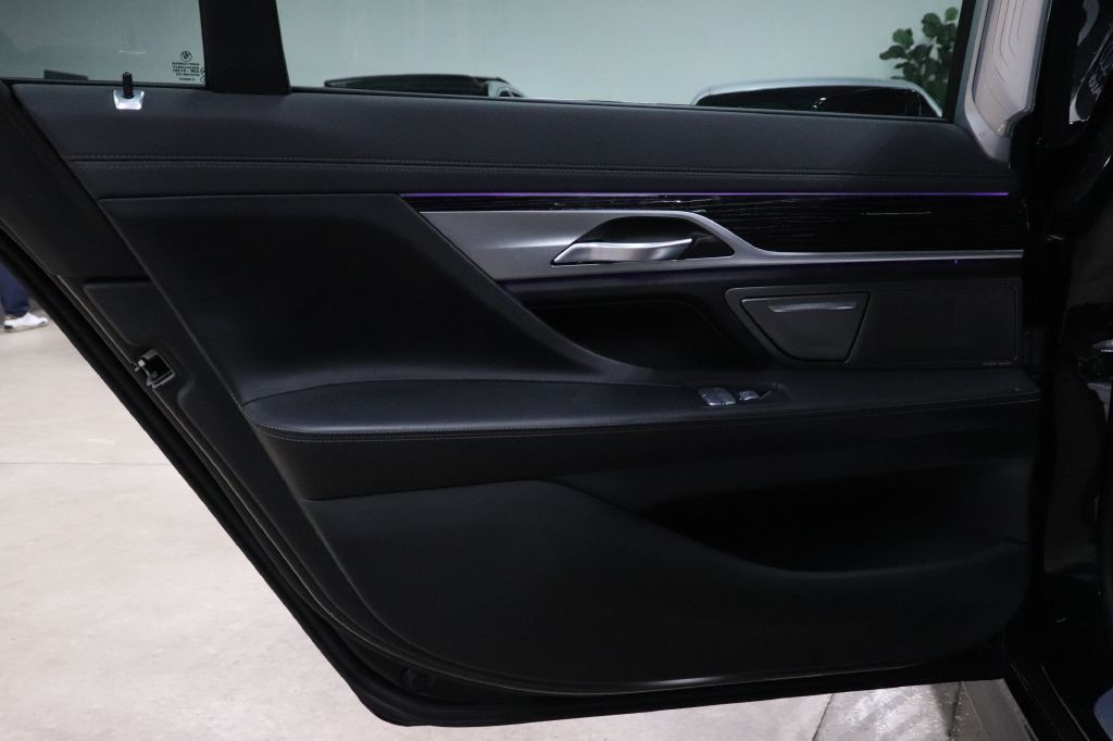 2022 BMW 7 Series Image 14