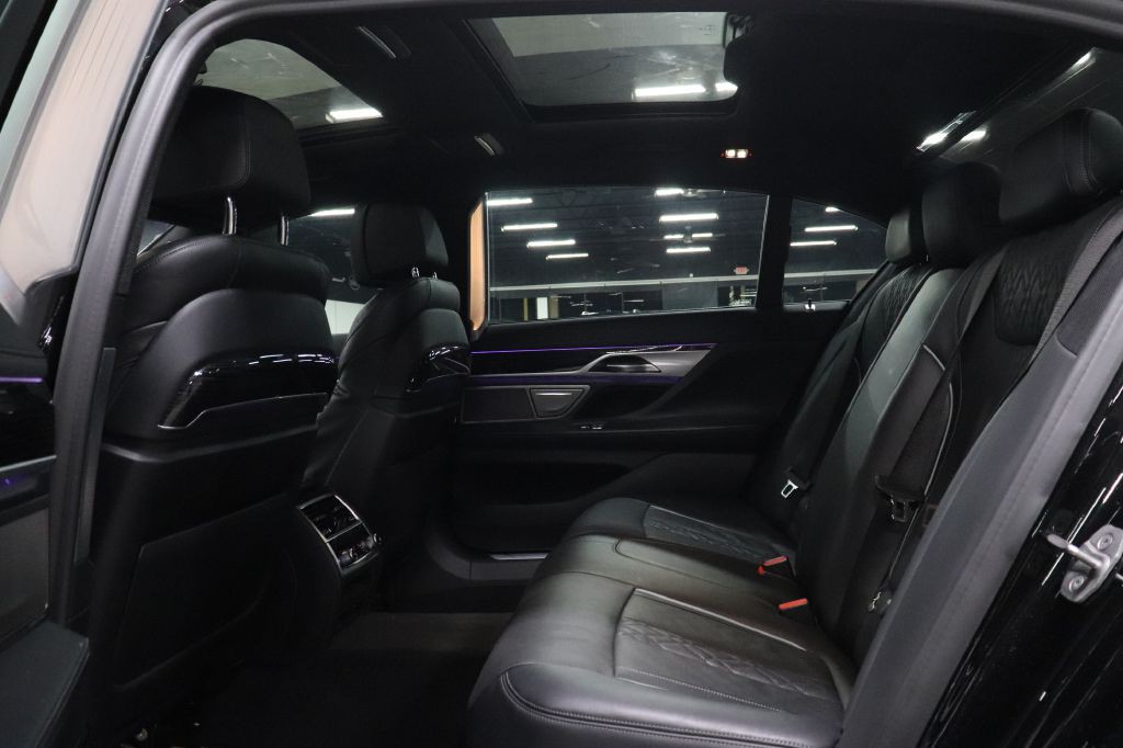 2022 BMW 7 Series Image 15