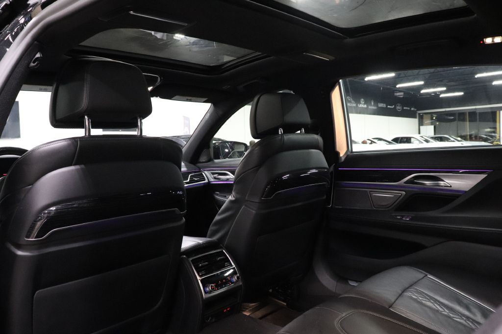 2022 BMW 7 Series Image 17