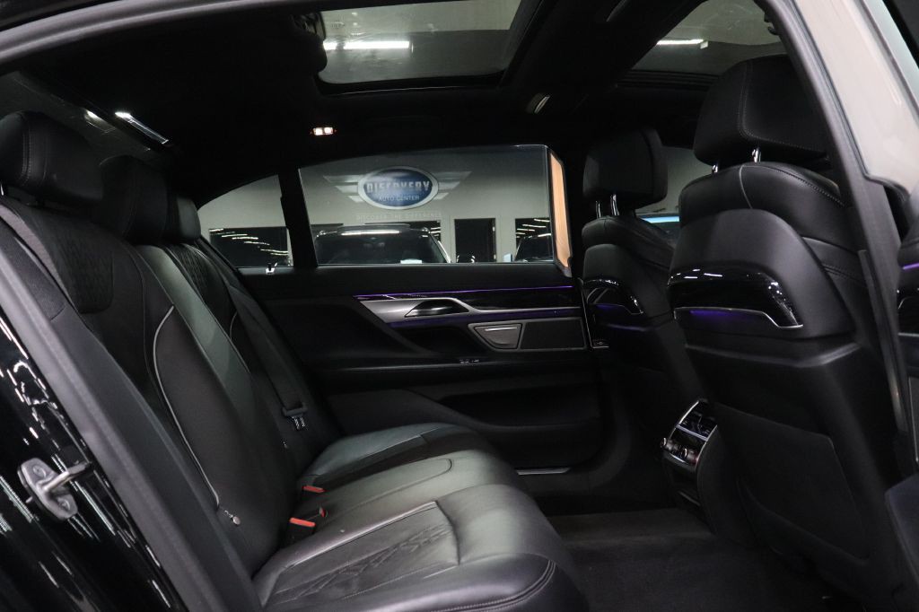 2022 BMW 7 Series Image 21