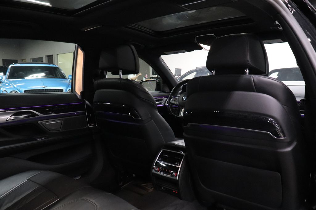 2022 BMW 7 Series Image 23