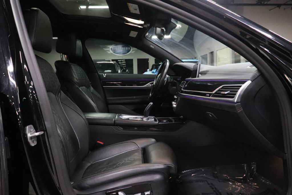 2022 BMW 7 Series Image 25