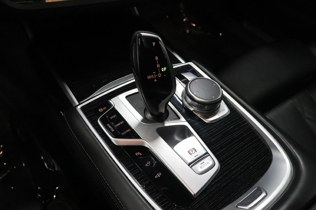 2022 BMW 7 Series Image 33