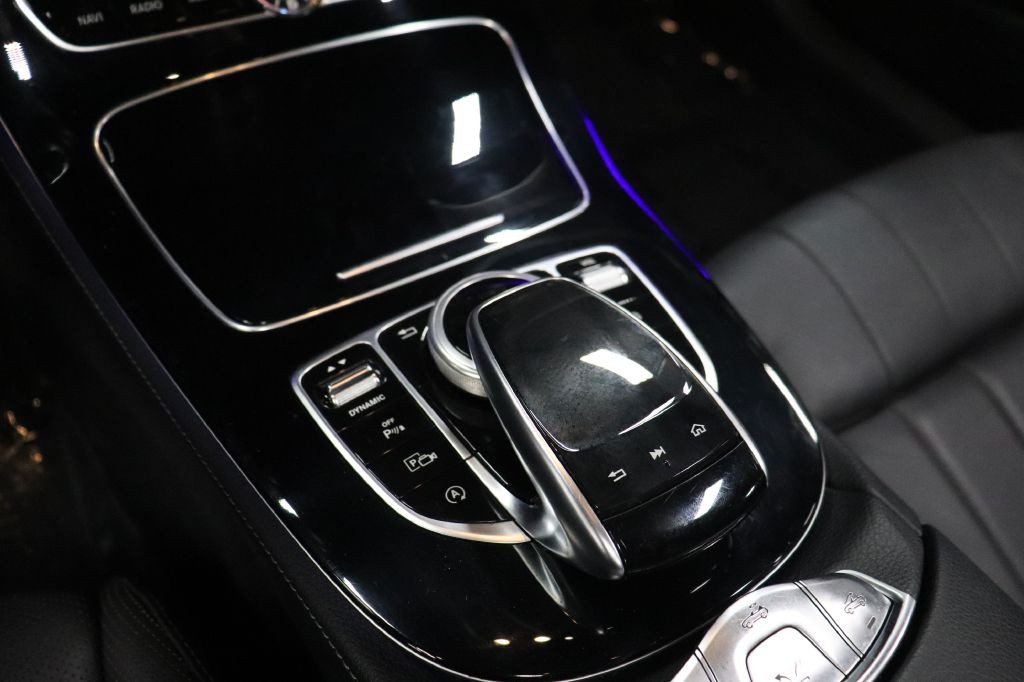 2020 Mercedes-Benz E-Class Image 32