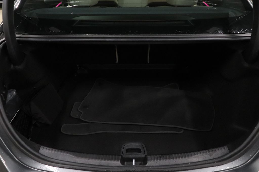 2023 Mercedes-Benz C-Class Image 18