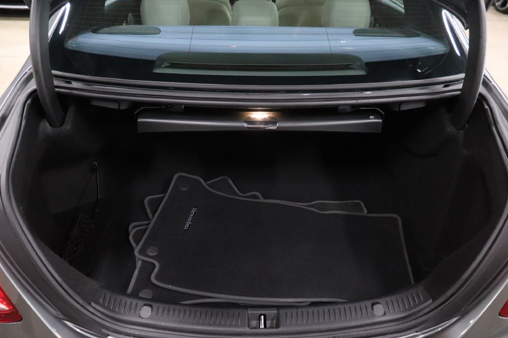 2019 Mercedes-Benz E-Class Image 18