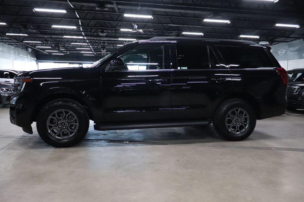 2025 Ford Expedition Image 2