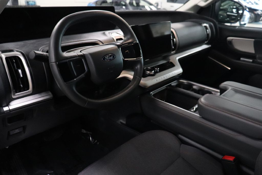 2025 Ford Expedition Image 10