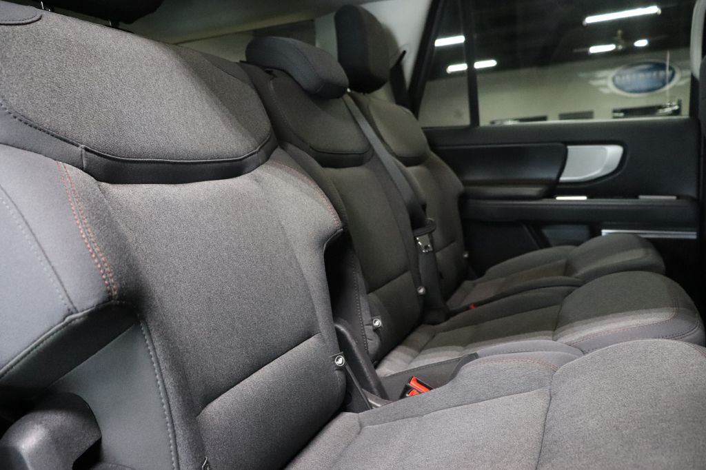 2025 Ford Expedition Image 26