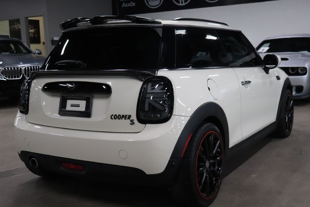 2021 MINI Cooper Image 5