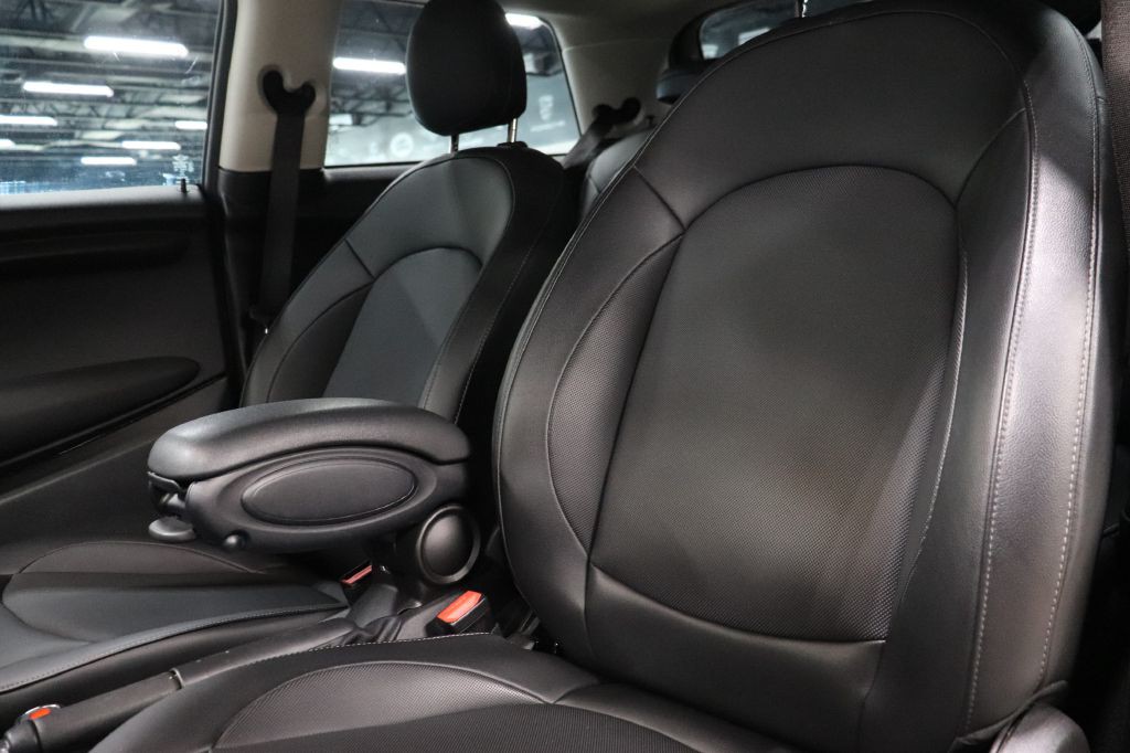 2021 MINI Cooper Image 11