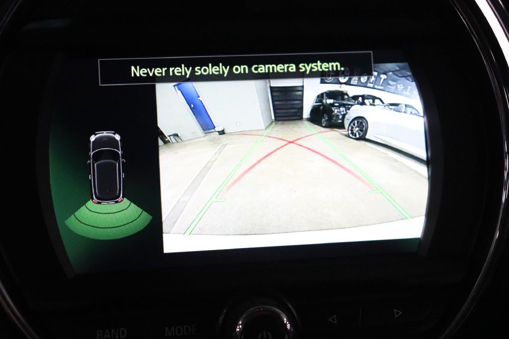 2021 MINI Cooper Image 17