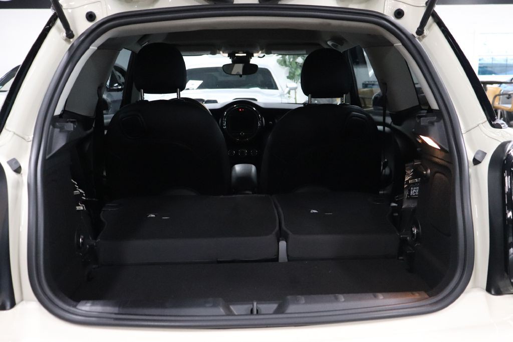 2021 MINI Cooper Image 21