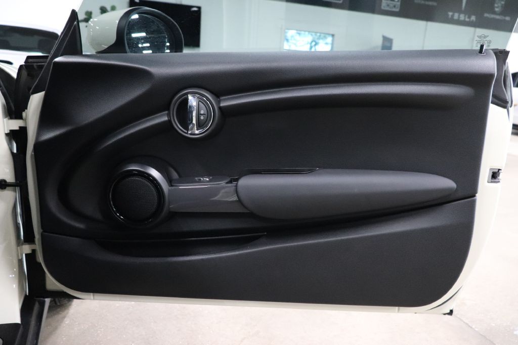 2021 MINI Cooper Image 22