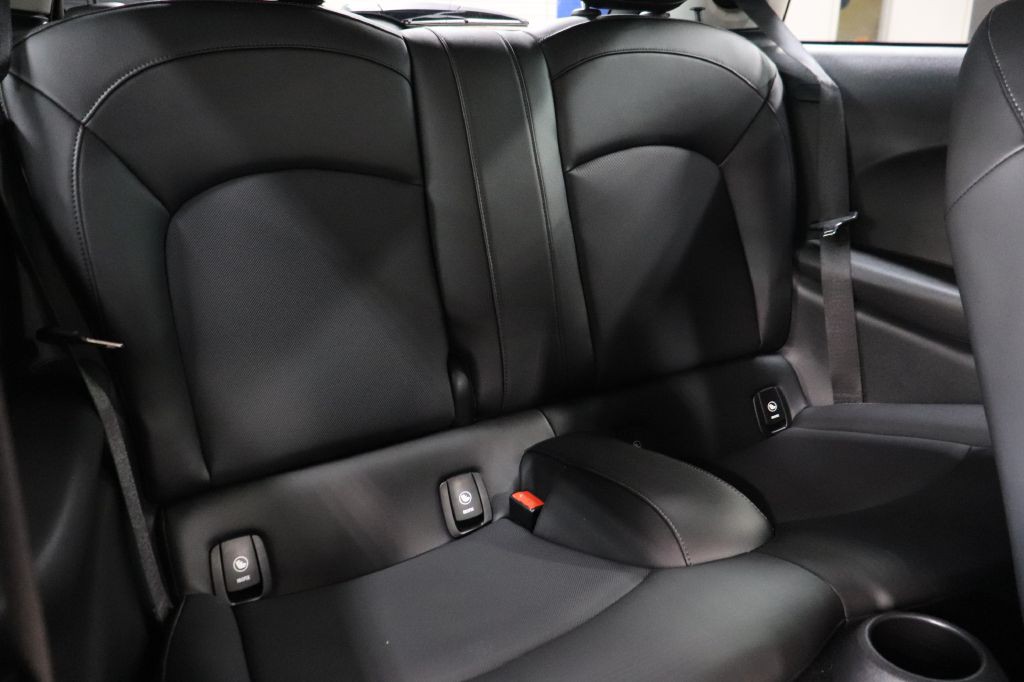 2021 MINI Cooper Image 26