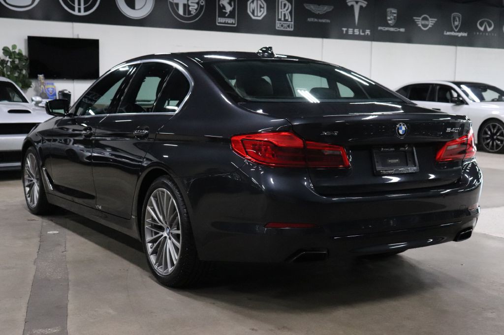2017 BMW 5 Series Image 3
