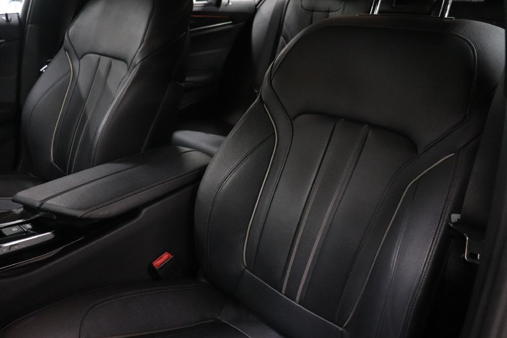 2017 BMW 5 Series Image 11