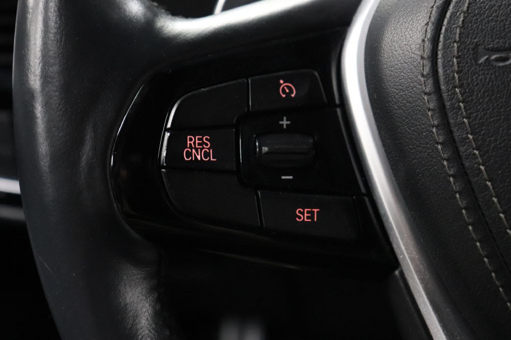 2017 BMW 5 Series Image 16